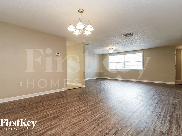 11221 Nome Ave — Photo 4