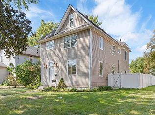 2225 Parmele St #2, Rockford, IL 61104