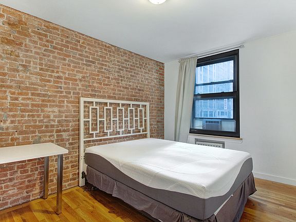 3rd image of 1015 6th Ave APT 4B