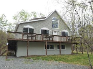 20 Lakeland Dr, Lake Ariel, PA