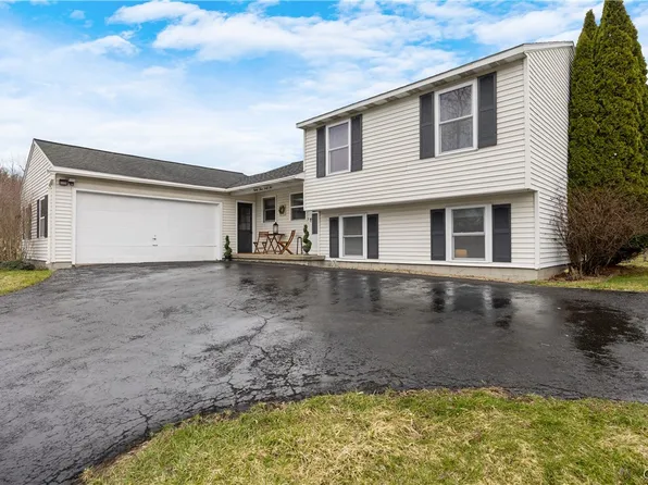 8346 Sextant Dr, Baldwinsville, NY 13027