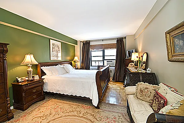 Sold by R New York | media 15