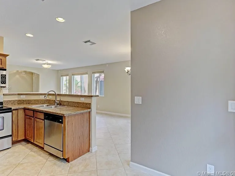 3211 Scarletta Dr — Photo 20