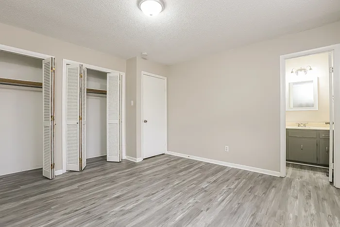 5425 Randolph Rd — Photo 10