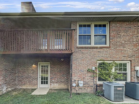 5th image of 1200 Riverwood Pl APT 10