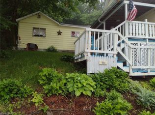 1004 Collins Memorial Dr, Chester, WV