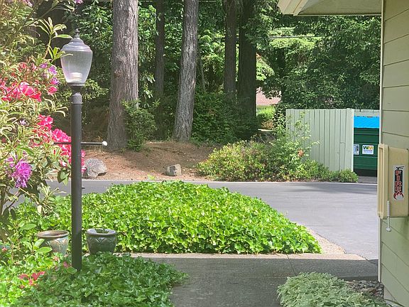 3rd image of 3955 NW Fairway Ln