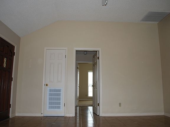 2nd image of 6037 Cambridge Dr