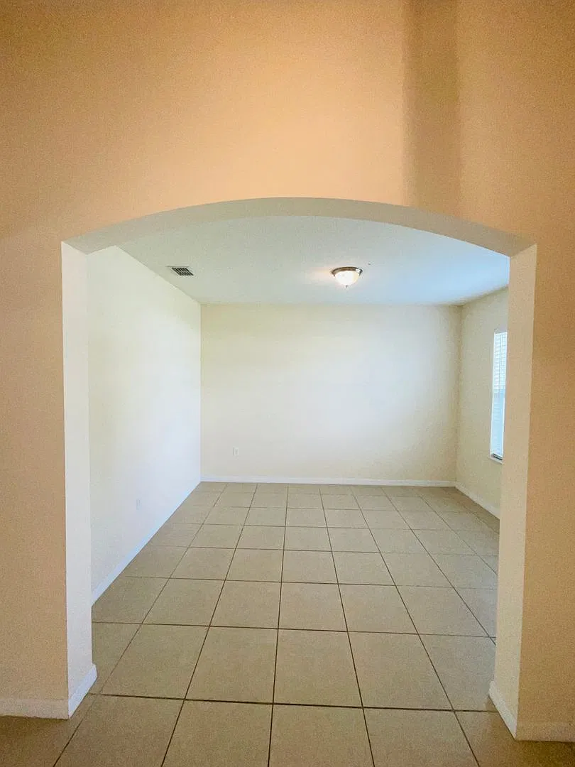 Triple Split Floor Plan - 4 Bedrooms, 3 Bathrooms — Photo 4