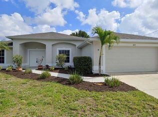 215 SW 25th Pl, Cape Coral, FL 33991