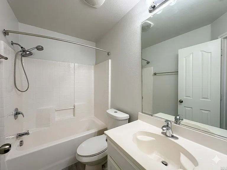5108 Keating St — Photo 14