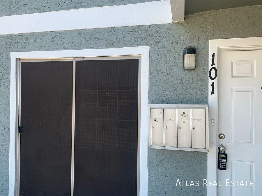 Coming SOON! Modern 2 Bedroom | Prime Mesa Location — Photo 4