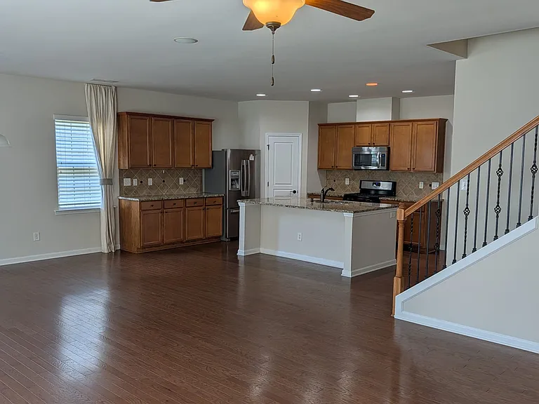 2428 Averon Dr — Photo 31