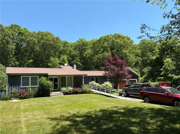 11 Paris Irons Rd, Glocester, RI 02857