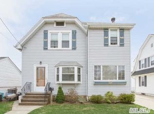 64 Elizabeth St, Floral Park, NY 11001