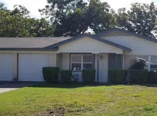 209 Mildred Ln, Benbrook, TX 76126