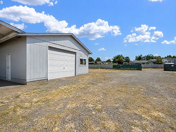 4th image of 2777 Marcola Rd
