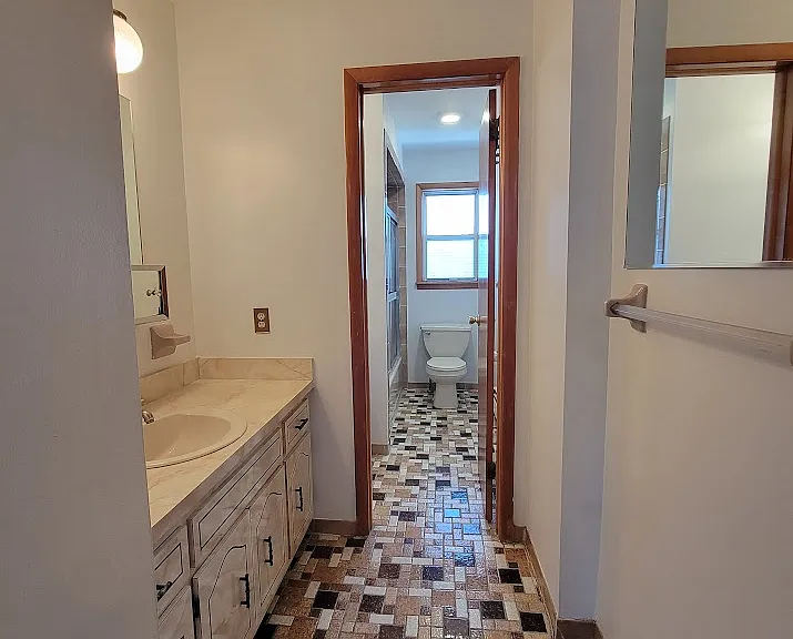 Full Bath Room 2nd Floor