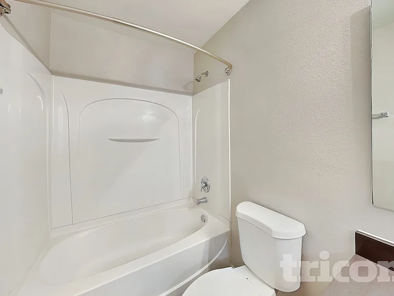 1129 Hawick Dr — Photo 15