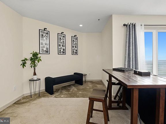 5th image of 5215 Le Parc Dr APT 6