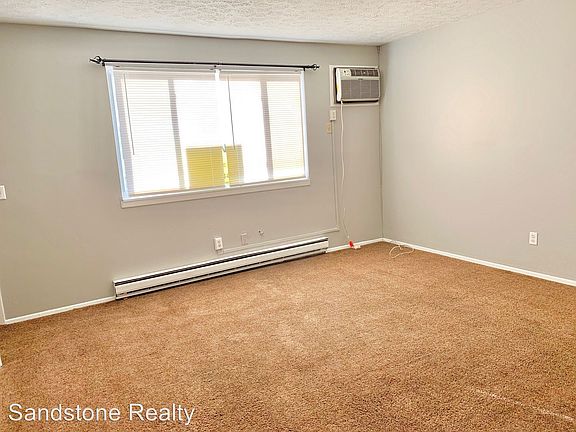 3rd image of 247 Brunswick Dr APT C