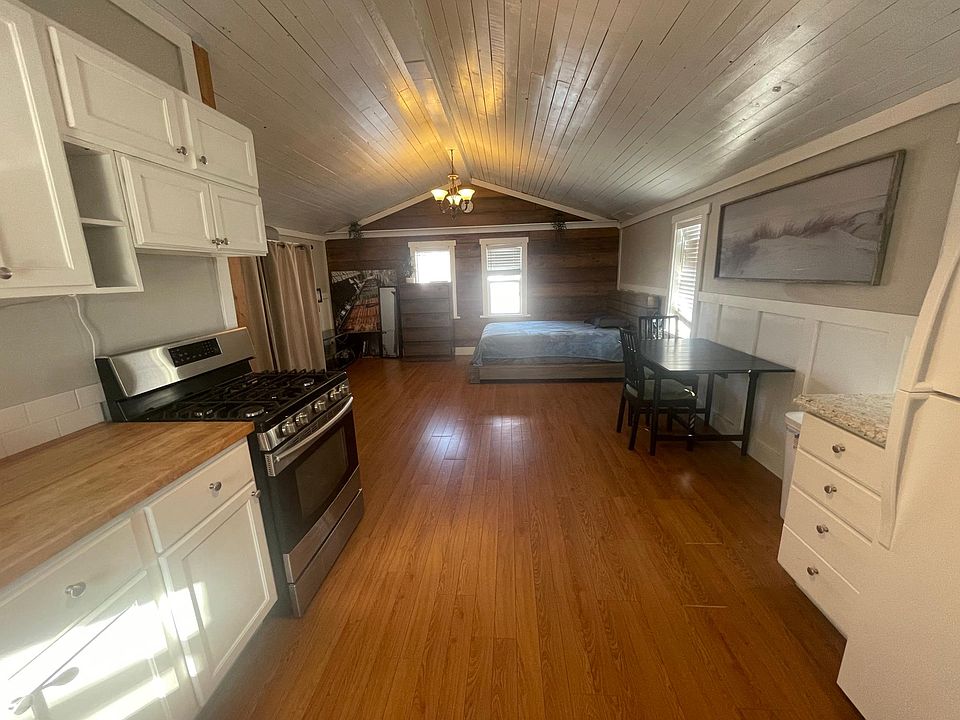 New window where the picture is on the right wall.