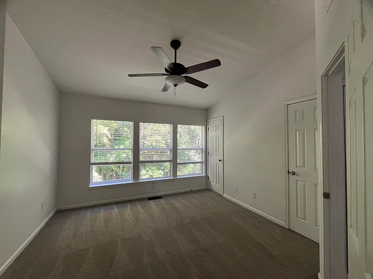 3552 Lone Tree Ln — Photo 9