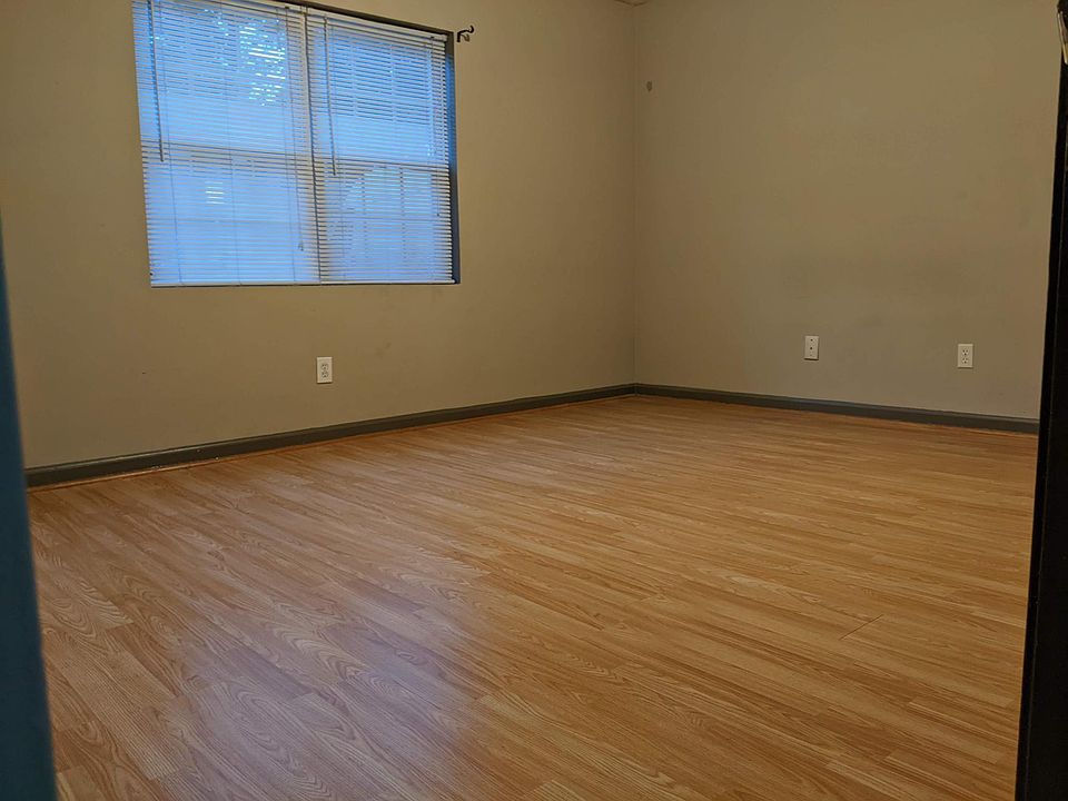 2nd image of 3665 Chestnut Dr APT F1