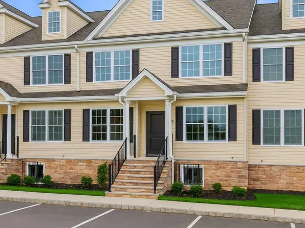 9 Granite Drive, Lakewood, NJ 08701