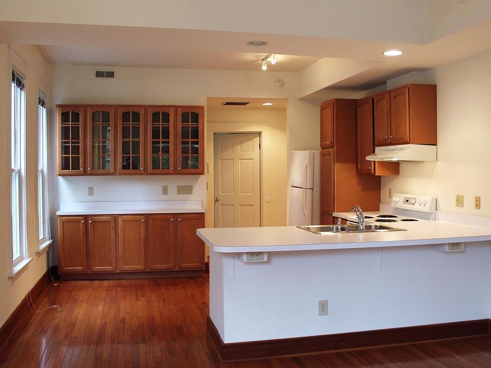 1st image of 226 Buttles Ave APT 3B