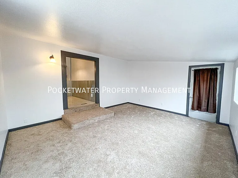 2207 Tulip St — Photo 10