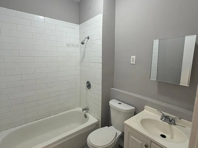56 N 18th St #2 — Photo 8