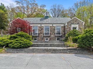 238 Highland Rd, Tiverton, RI 02878