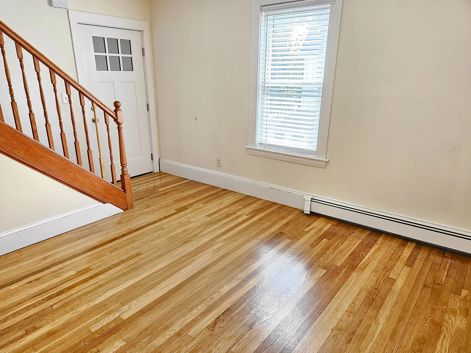 3 bed, 1300 sqft, $3,250 — Photo 2