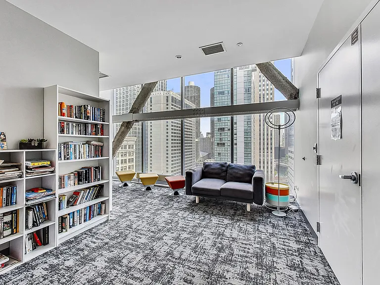 8 E Randolph St #3101 — Photo 27