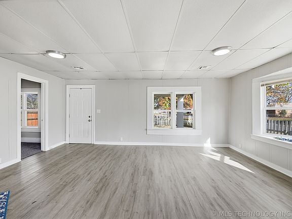 3rd image of 202 W Ada St