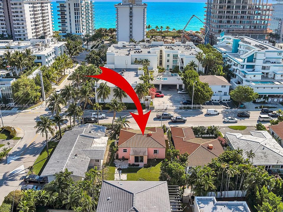 One block away from the Beach!