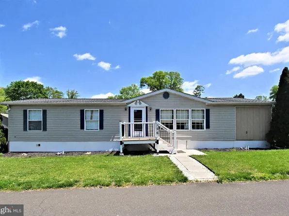 156 Vaux Dr, Doylestown, PA 18901