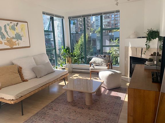 3rd image of 929 Homer St #609