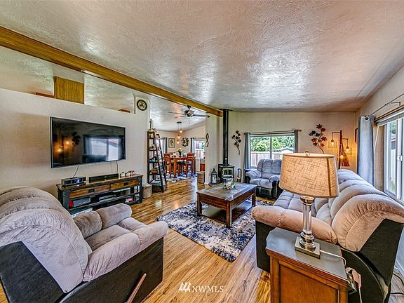 4th image of 15628 26th Avenue NW