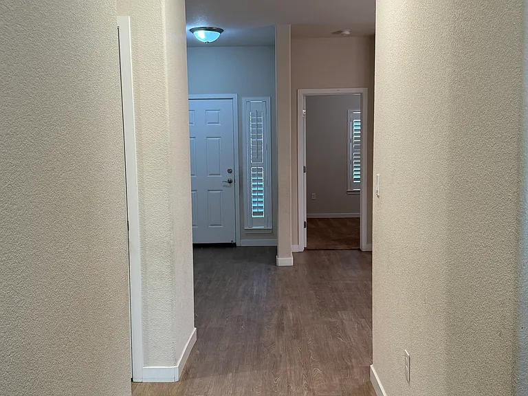 1028 Beymer Loop — Photo 8