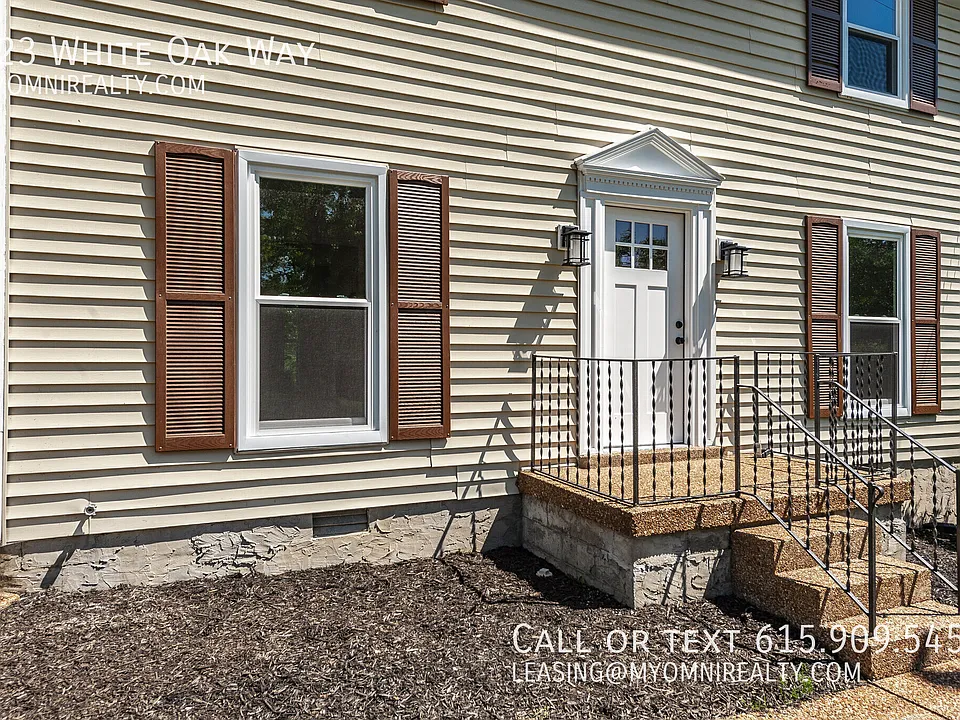 123 White Oak Way