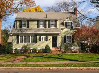 102 Governors Rd, Milton, MA 02186