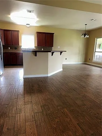 3 bed, 2.0 bath, 1682 sqft, $1,800 — Photo 4