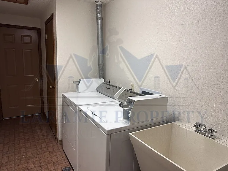 1725 Fetterman Dr #D — Photo 8