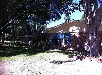 Front view of home