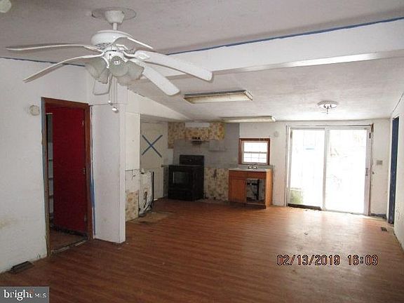 4th image of 49 Charbon Ln