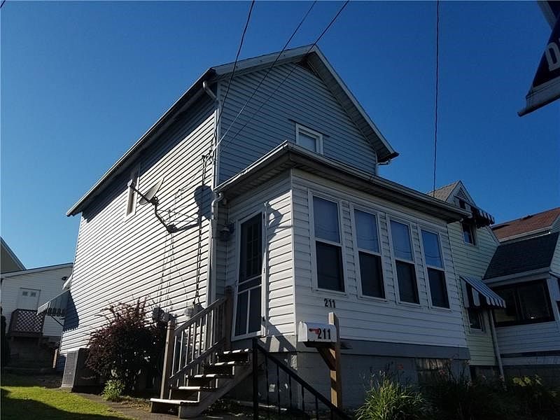1st image of 211 S 3rd St