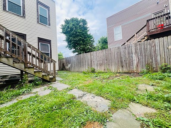 2nd image of 36 Chestnut St #2