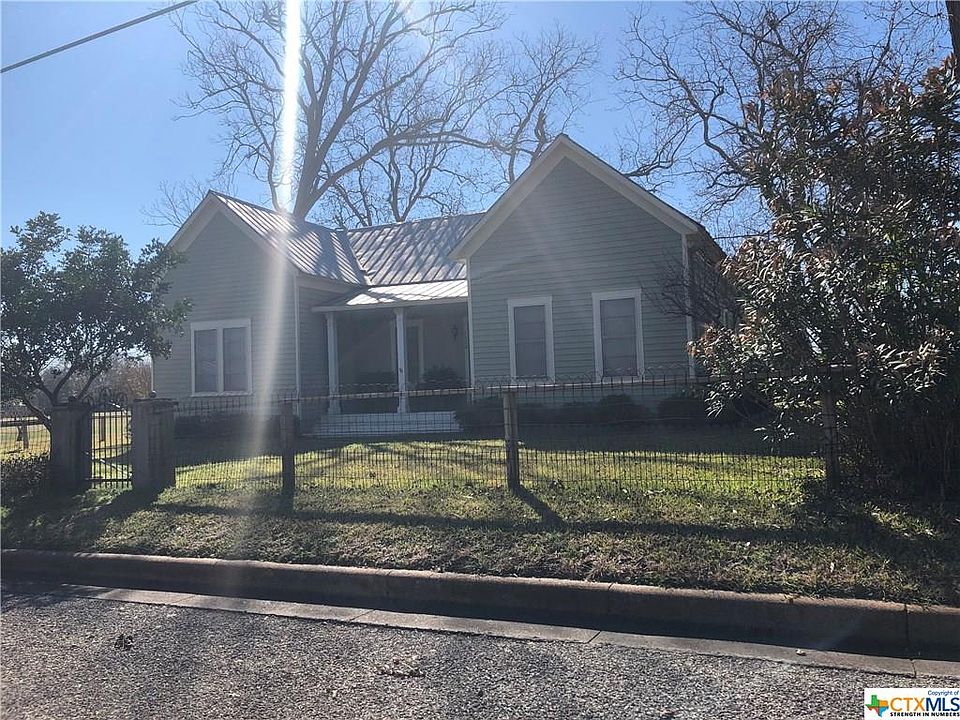 1st image of 1122 N Avenue I